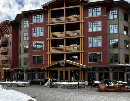 Canyon Lodge near Mammoth Mountani