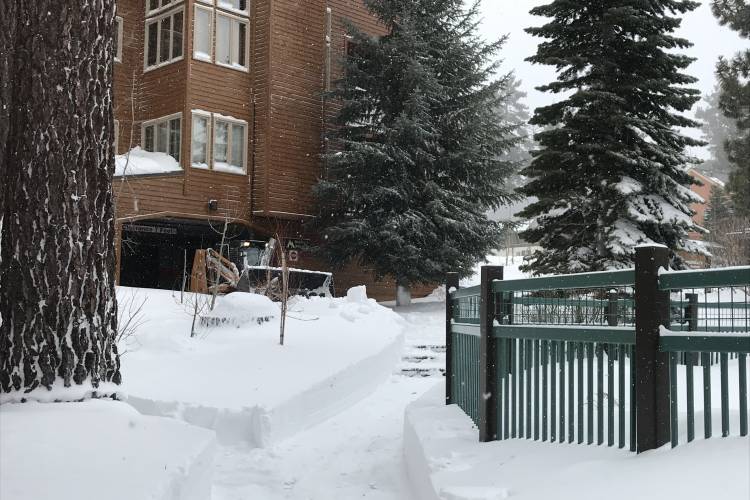 Mountainback condominiums near Canyon Lodge in Mammoth Lakes