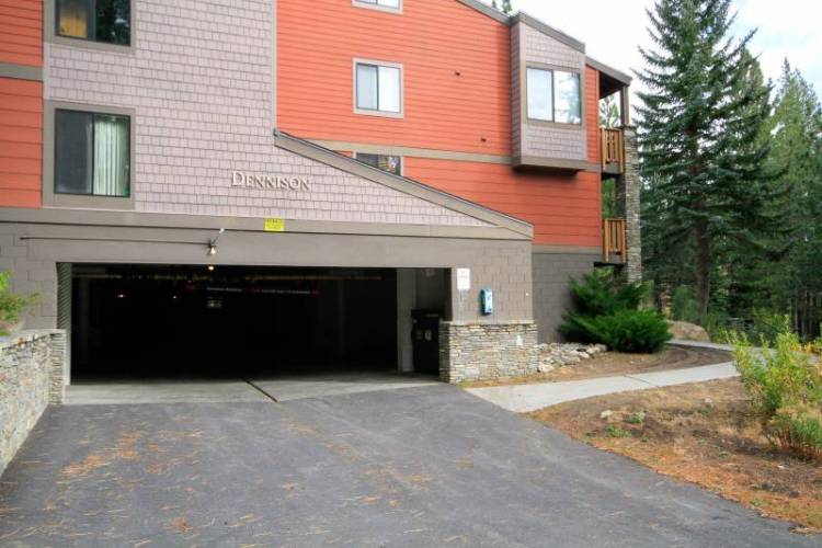 The Summit Condominiums near Eagle Lodge in Mammoth Lakes