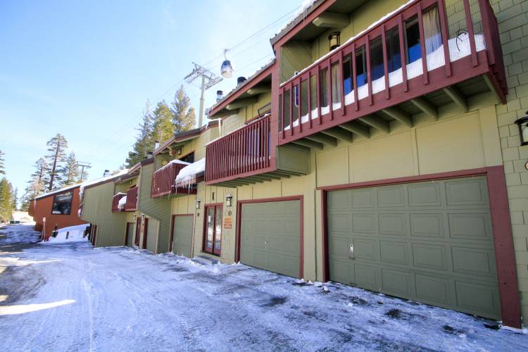 Courchevel condominiums near Canyon Lodge in Mammoth Lakes