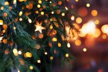 Garland with lights, zoomed in.