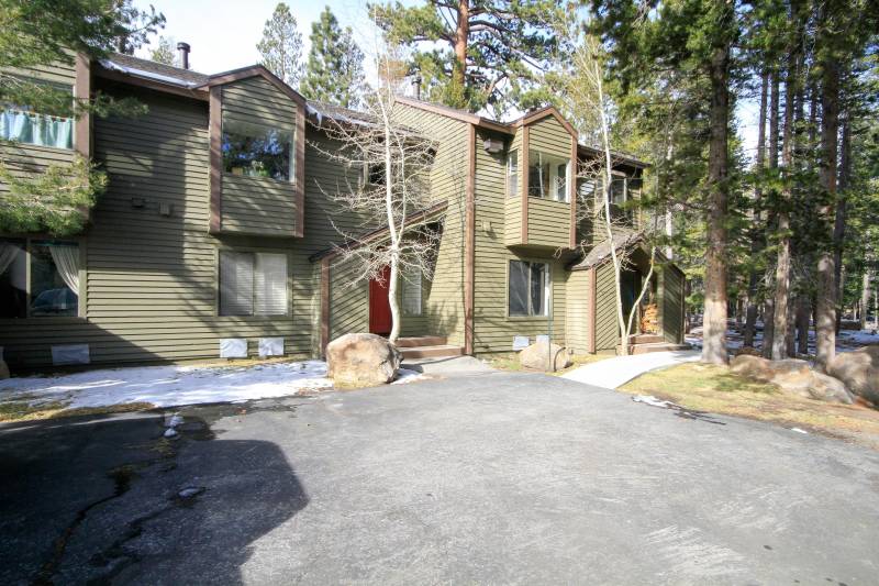 Forest Creek Condominiums near Sierra Star Golf Course in Mammoth Lakes
