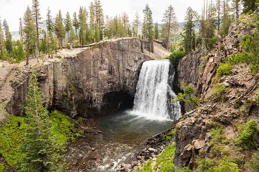 Rainbow Falls at Devils Postpile National Monument