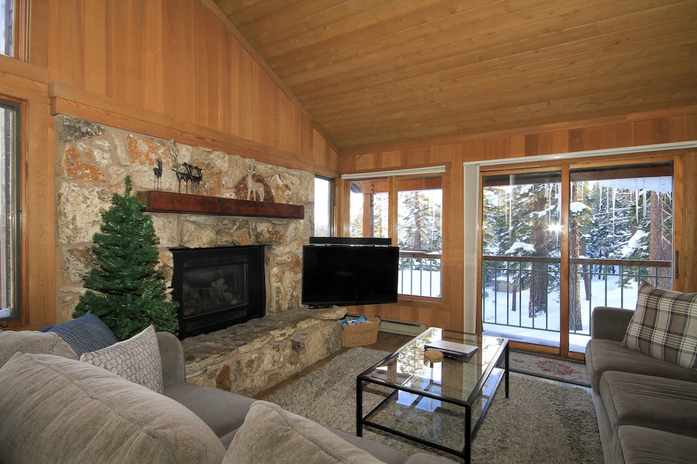 View of the living room at Mountainback #116.